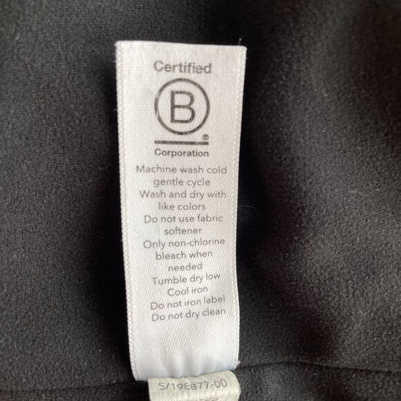 Athleta Salutation Tight Leggngs 7/8 High Rise Black with Pockets, Size Medium - Picture 7 of 7